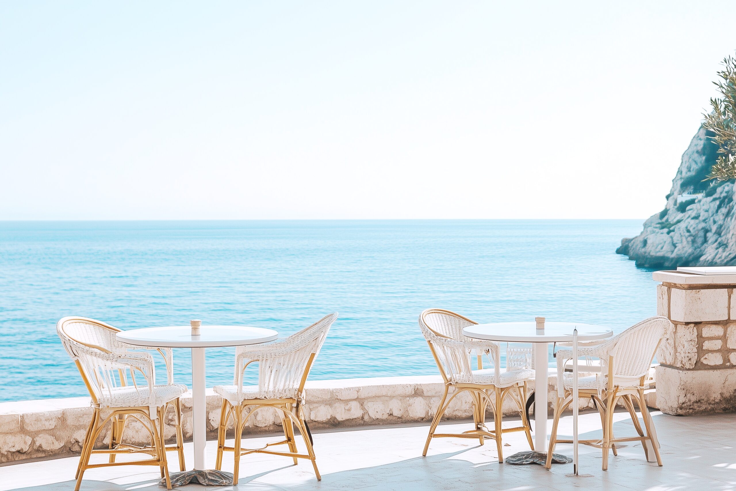 海が見えるオシャレなカフェテラス席０