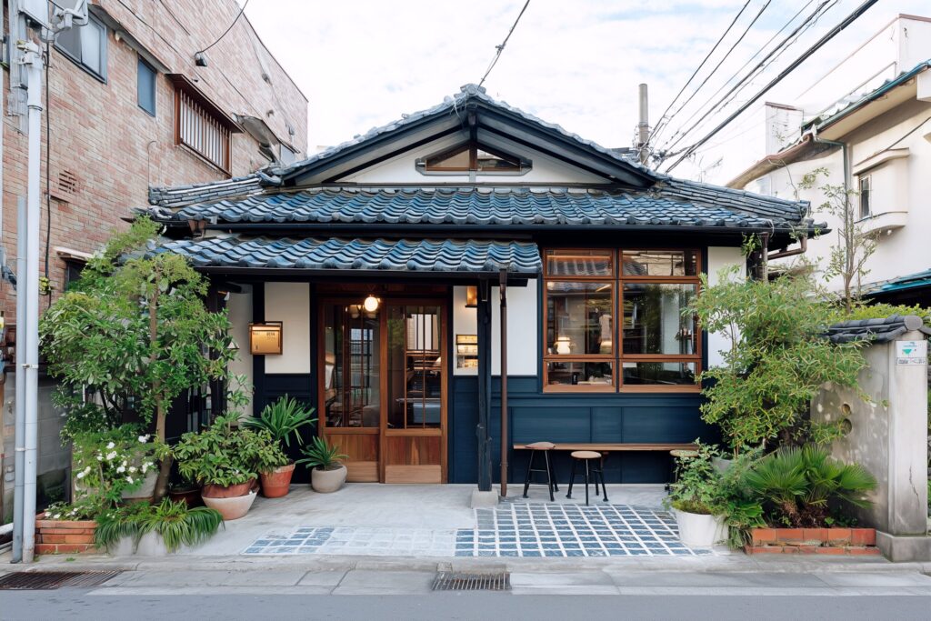 リノベーションしたおしゃれな古民家カフェの外観・フリー素材０