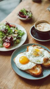 【フリー素材】カフェの食事・モーニングメニューの壁紙(目玉焼きトースト/ホットコーヒー)03