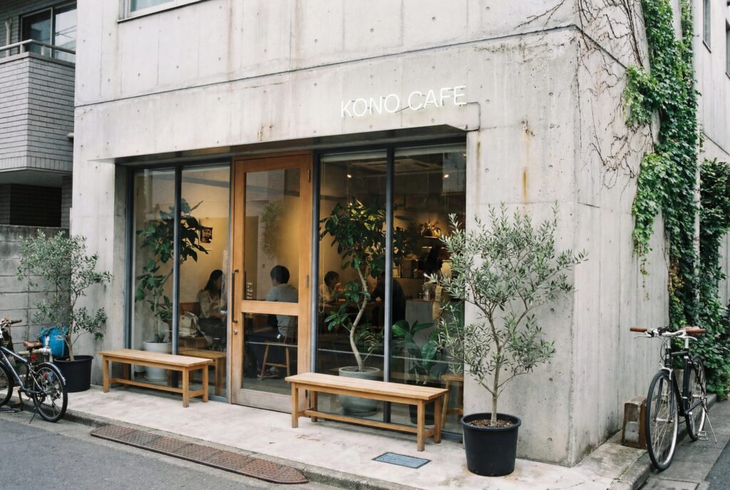 【フリー素材】隠れ家カフェのおしゃれな外観デザイン０２