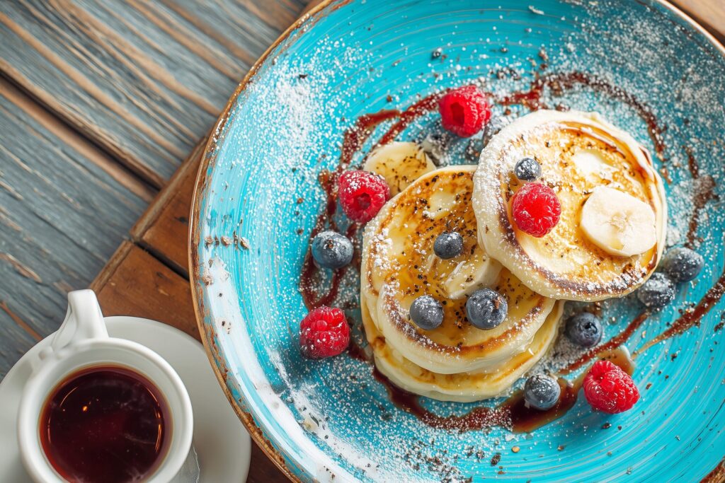 カフェで注文したオシャレなパンケーキ・スイーツのフリー素材０