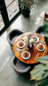 【スマホ壁紙サイズ】オシャレなカフェ空間・パンケーキとスイーツのフリー素材０