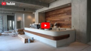 【動画】カフェの内装工事中・オシャレなカウンターテーブルのフリー素材