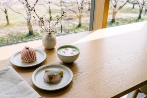 【フリー素材】春の桜とおしゃれなカフェスイーツ画像・Cafe Sweets０